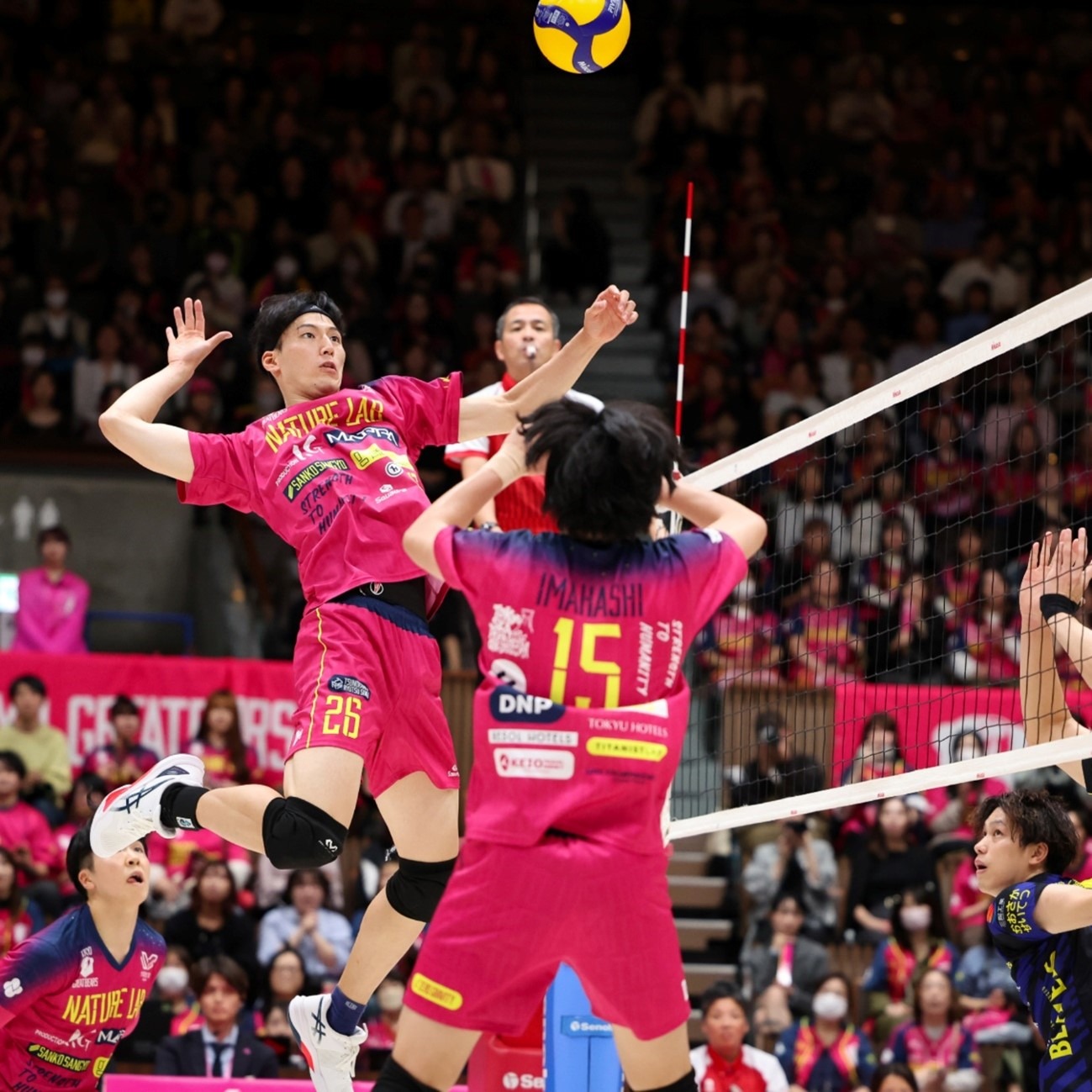 我火名宿哈登干拔三分命中